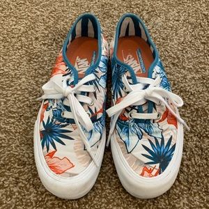 Vans ultra cushioned size 7!